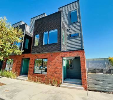 Main picture of 1594 Wilhoit St