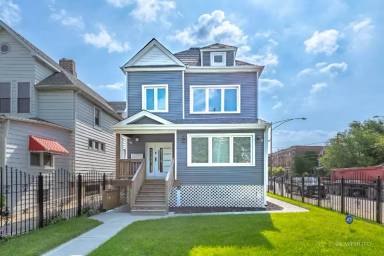 Main picture of 5855 S Indiana Ave