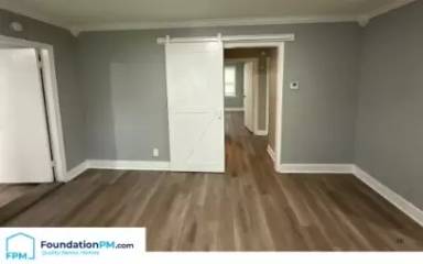 Main picture of 2100 Worthington Cir