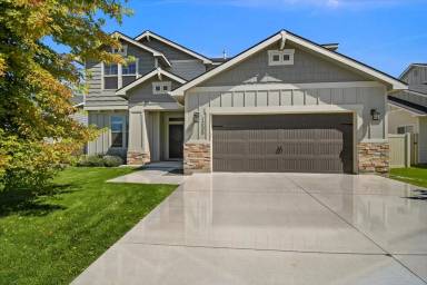 Main picture of 1696 W Wood Chip St