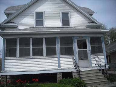 Main picture of 702 Washington Ave