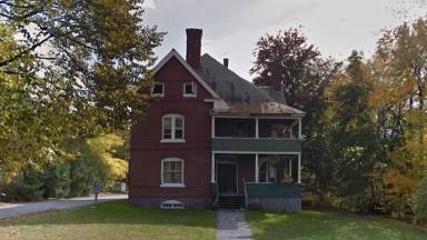Main picture of 295 Maple St