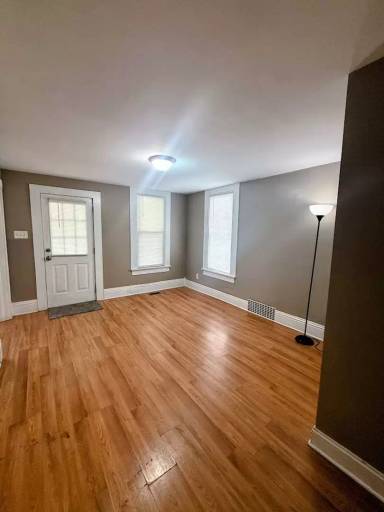 Main picture of 116 Maple Ave SE