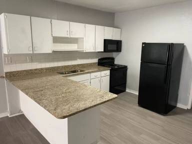 Main picture of 2915 N Highland Ave