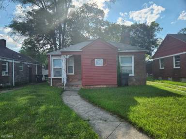 Main picture of 19203 Sussex St