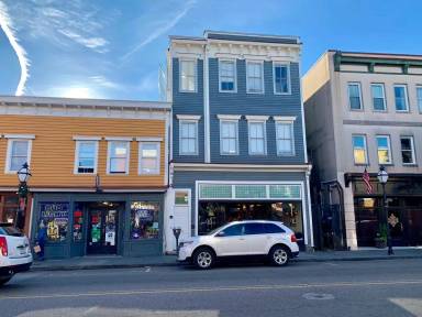 Main picture of 545 King St