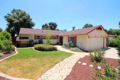 Main picture of 182 E Green St