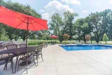 Main picture of 4000 Lyon Dr
