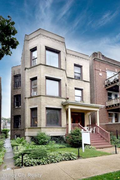 Main picture of 1461 W Winona St