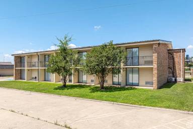 Main picture of 2600 Moeling St