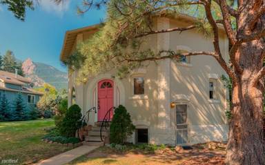 Main picture of 821 Lincoln Pl
