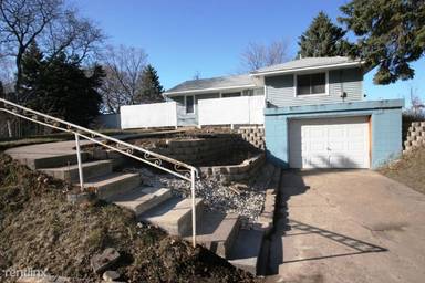 Main picture of 1256 Highway 36 W