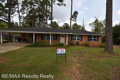 Main picture of 2102 Walnut Ave