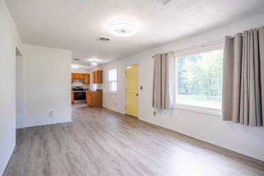 Main picture of 206 Wesley Ave