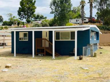 Main picture of 20306 Palomar St