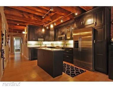 Main picture of 110 Commercial St