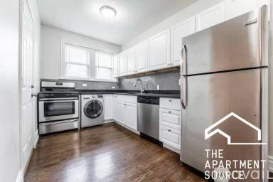 Main picture of 3839-45 N Greenview Ave