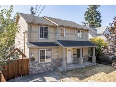 Main picture of 8020 SE Ramona St