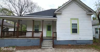 Main picture of 102 Gaston St