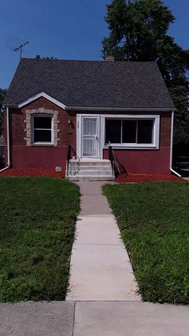 Main picture of 400 Webb St