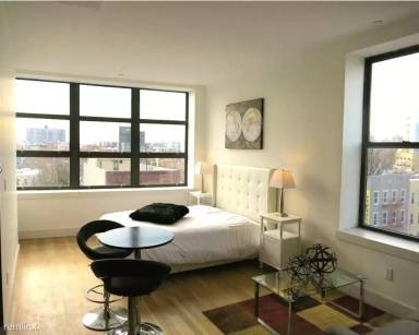 Main picture of 573 Metropolitan Ave