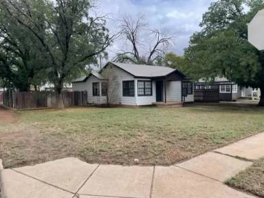 Main picture of 2506-2818 36th St