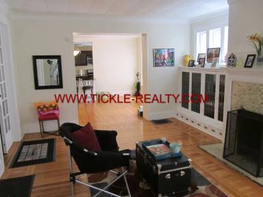 Main picture of 242 Oxford St