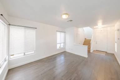 Main picture of 8146 Golden Flowers St