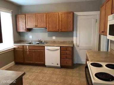 Main picture of 905 N Governor St