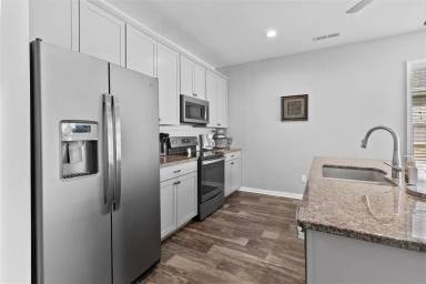 Main picture of 823 Saucer Ct