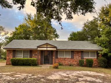 Main picture of 1623 Huffman Dr