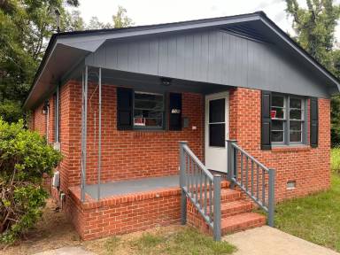 Main picture of 715 Wilson St