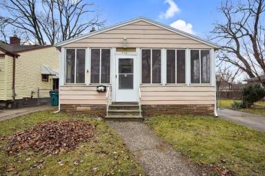 Main picture of 758 Silman St