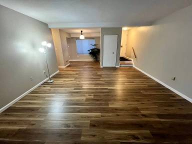 Main picture of 68 Nassau Dr