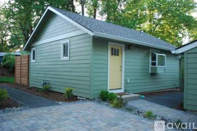 Main picture of 4030 SW Dolph Ct