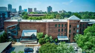 Main picture of 836 Oak St