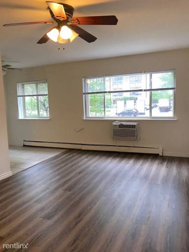 Main picture of 5730 N Sheridan Rd