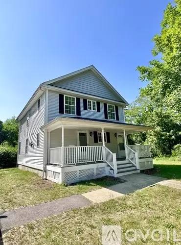 Main picture of 68 Lake St