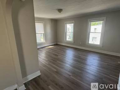 Main picture of 17 Burke St