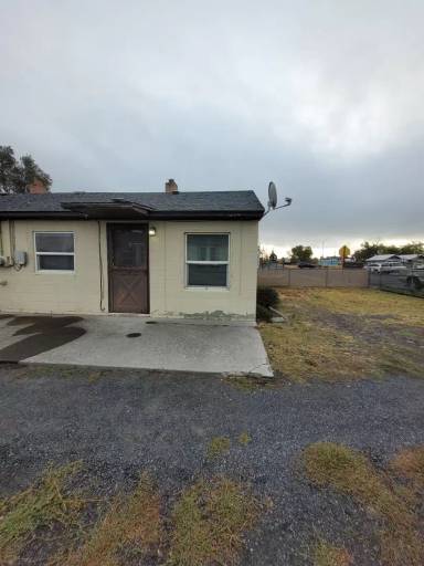 Main picture of 326 3rd Ave SE