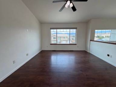 Main picture of 2581 NE Noble Loop