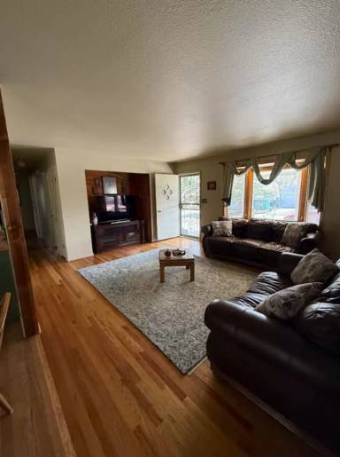 Main picture of 2914 Saratoga Rd