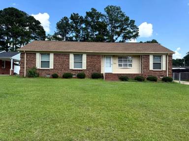 Main picture of 529 Waterbury Dr