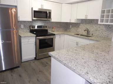 Main picture of 11755 SW 18th St