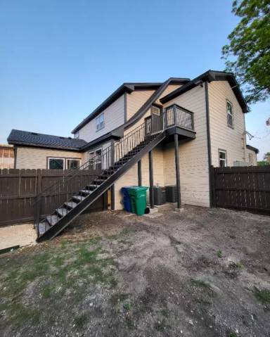 Main picture of 647 Hammond Ave