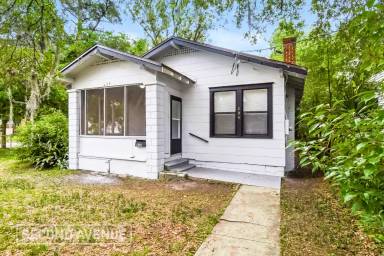 Main picture of 204 W 23rd St