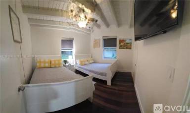 Main picture of 2822 Madison St