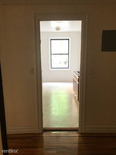 Main picture of 2084 Bronx Park E Apartments