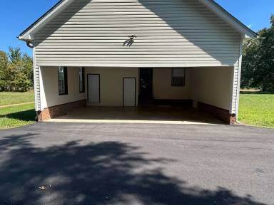 Main picture of 1252 W Main St