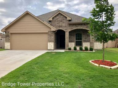 Main picture of 705 Woodcrest Dr